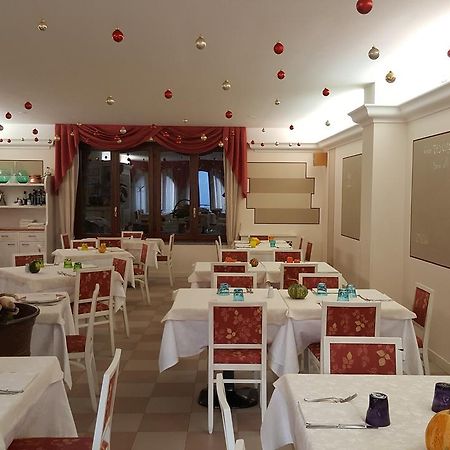 Hotel Ristorante Centrale Vestone Eksteriør bilde