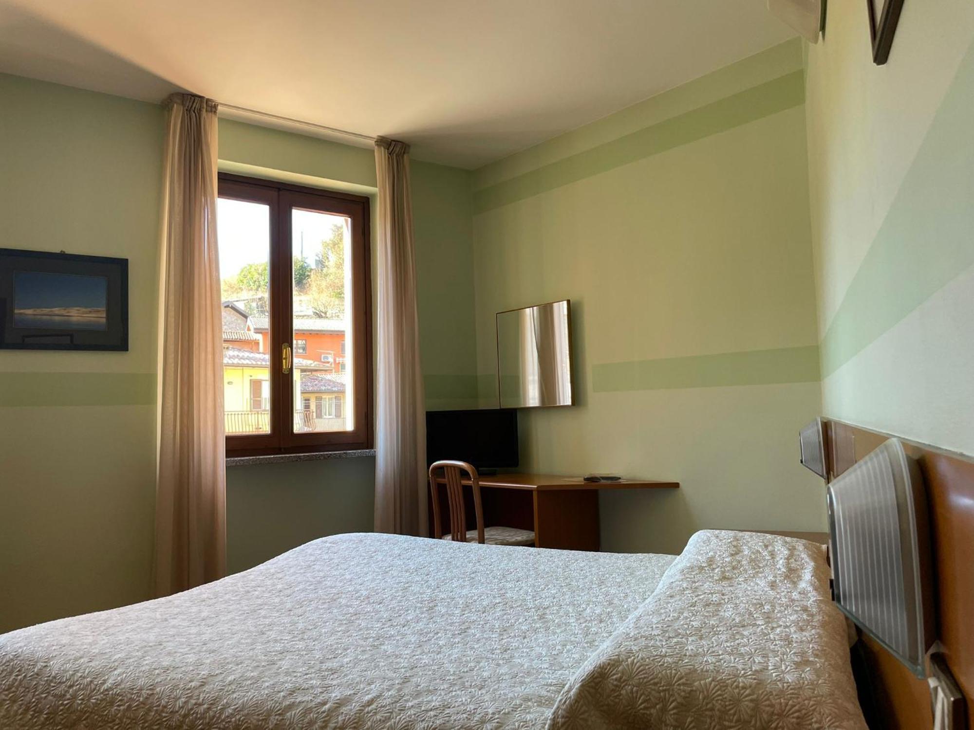 Hotel Ristorante Centrale Vestone Eksteriør bilde