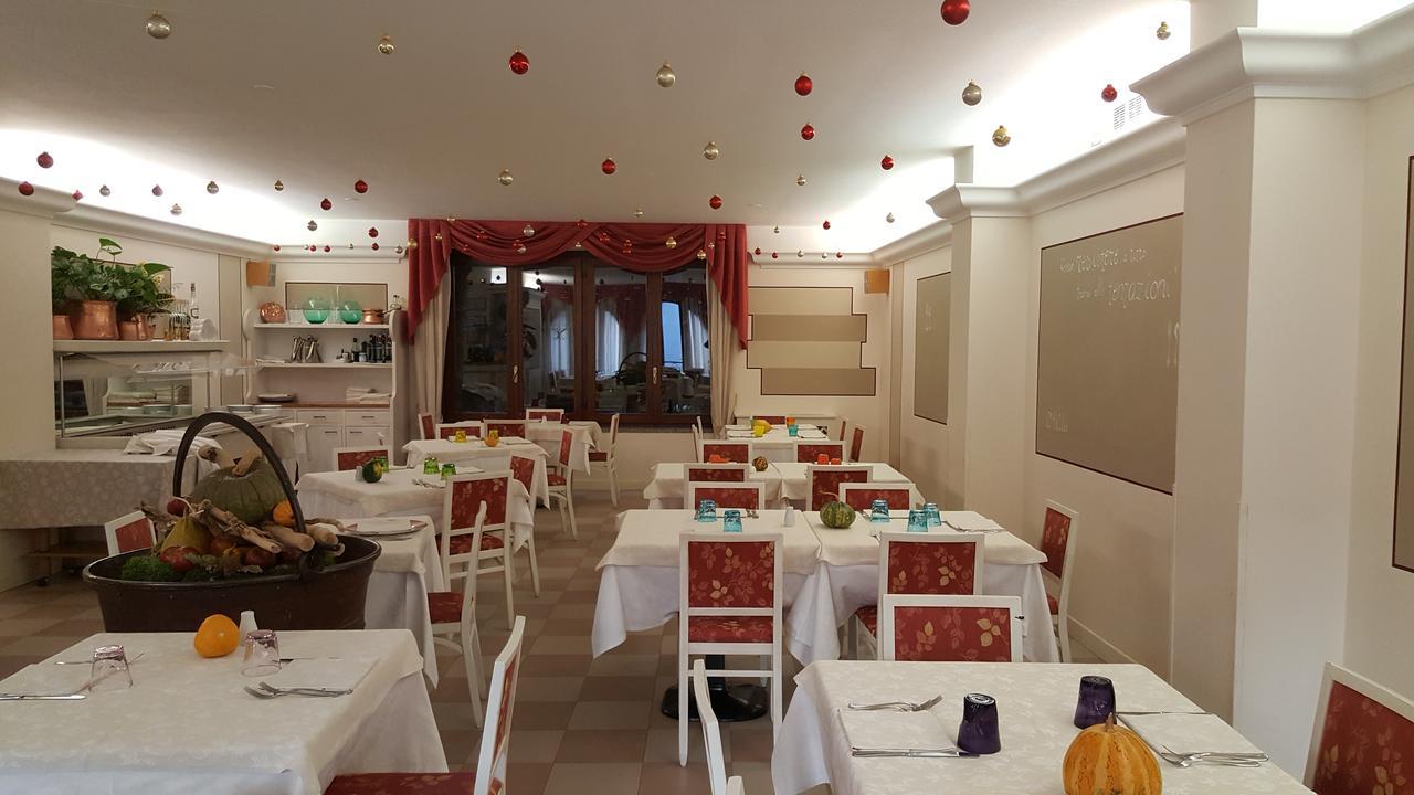 Hotel Ristorante Centrale Vestone Eksteriør bilde