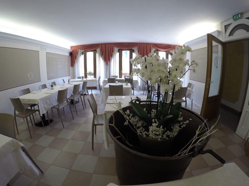 Hotel Ristorante Centrale Vestone Eksteriør bilde